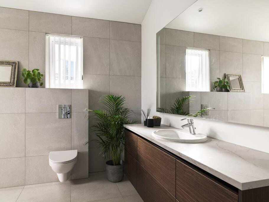 Modern Luxury Apartment - Ocean & Mountain Views Ρέυκιαβικ Εξωτερικό φωτογραφία