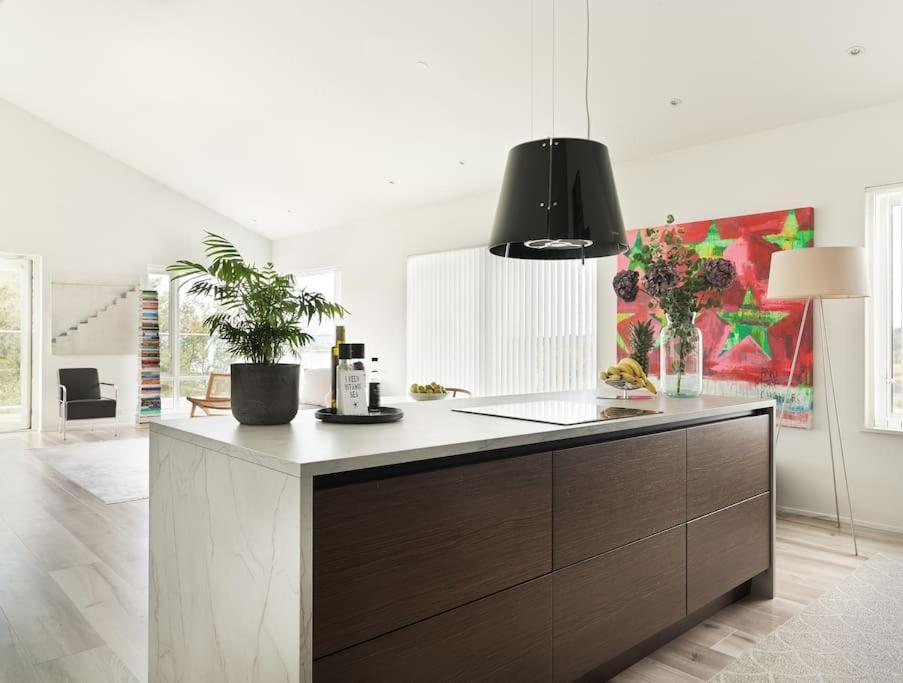 Modern Luxury Apartment - Ocean & Mountain Views Ρέυκιαβικ Εξωτερικό φωτογραφία